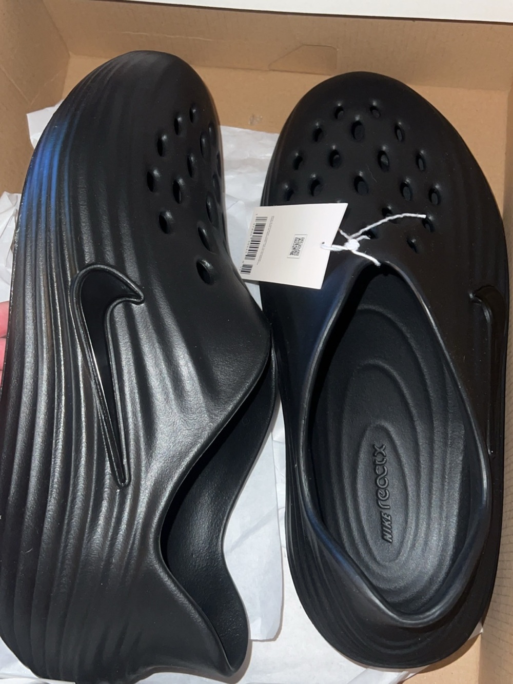 Nike Men's Black Slip-On Perforated - Picture 3 of 5